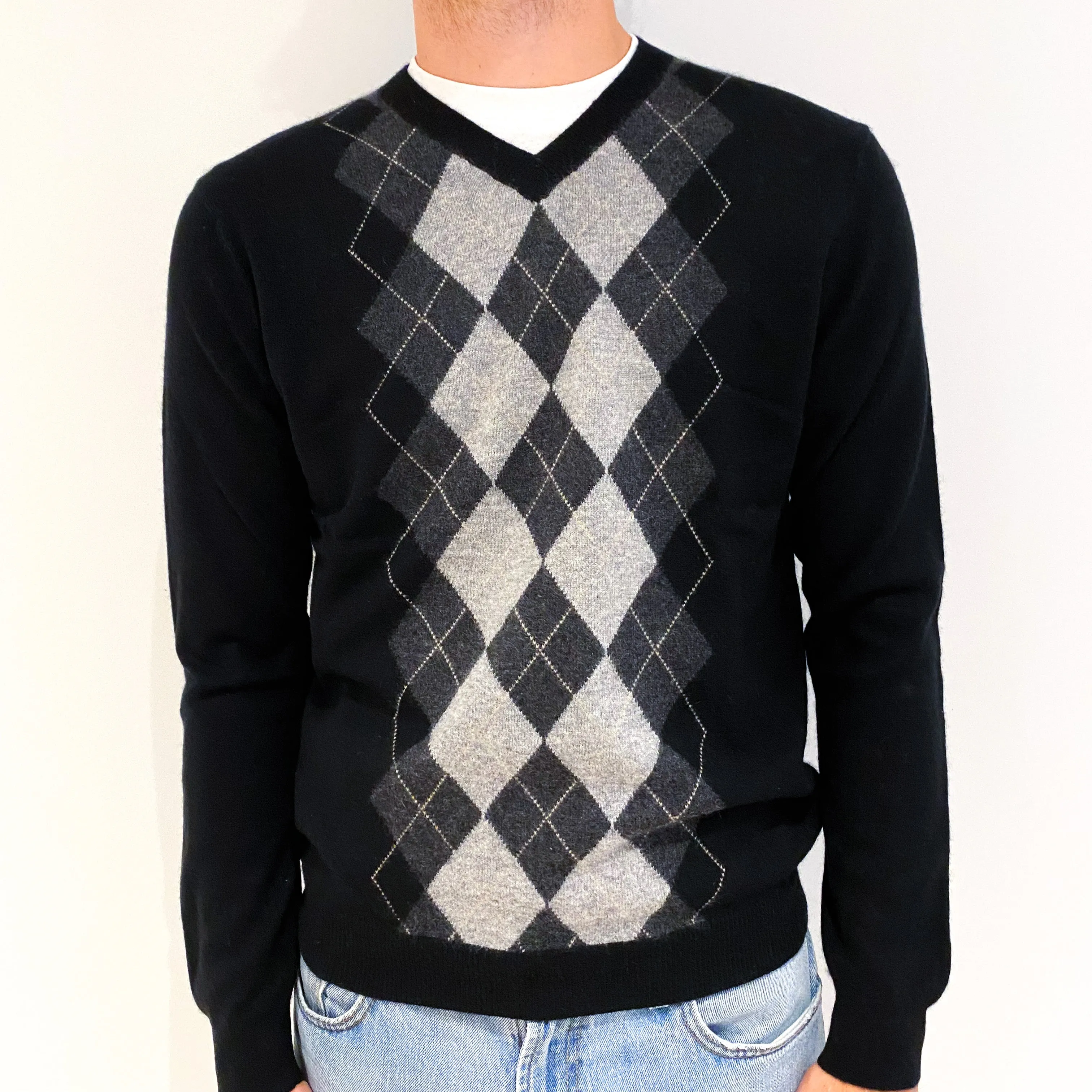 Men's Black Argyle Front Cashmere V-Neck Jumper Medium