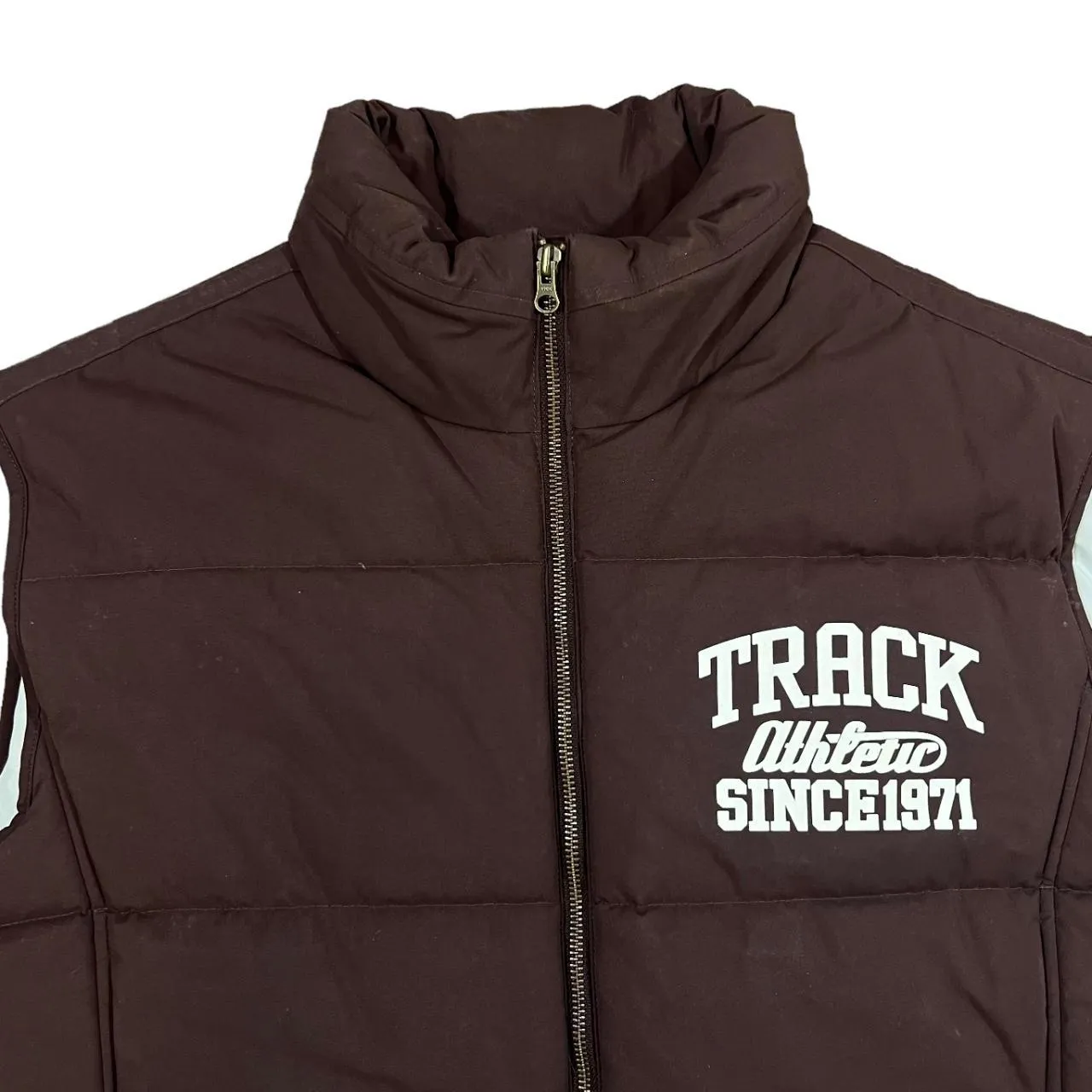 NIKE Track Athletic Water Repellent Smart Pocket System Brown Padded Puffer Gilet