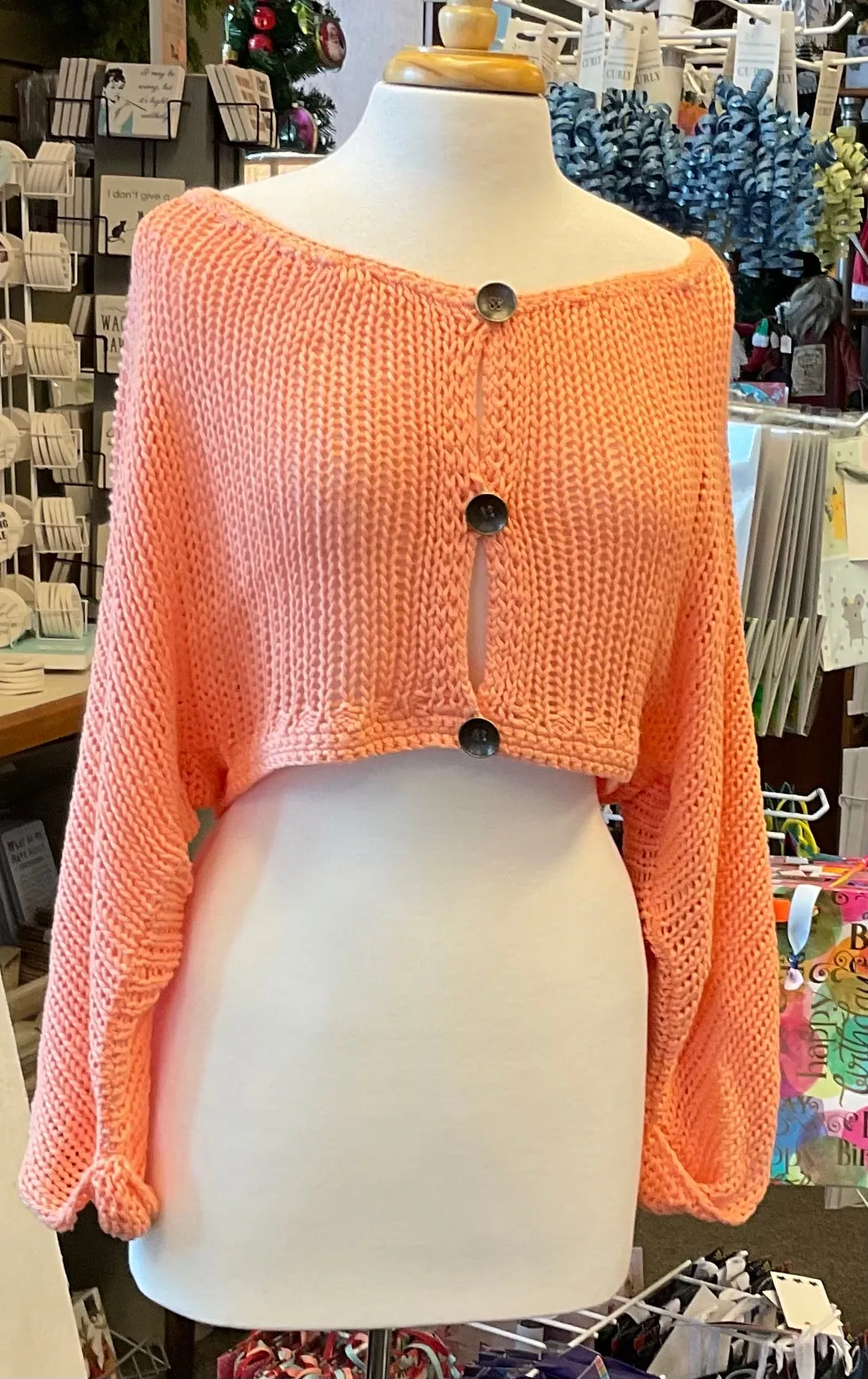 OPEN KNITTED CROPPED SWEATER WITH BUTTON DETAILS - COLOR SM/MD