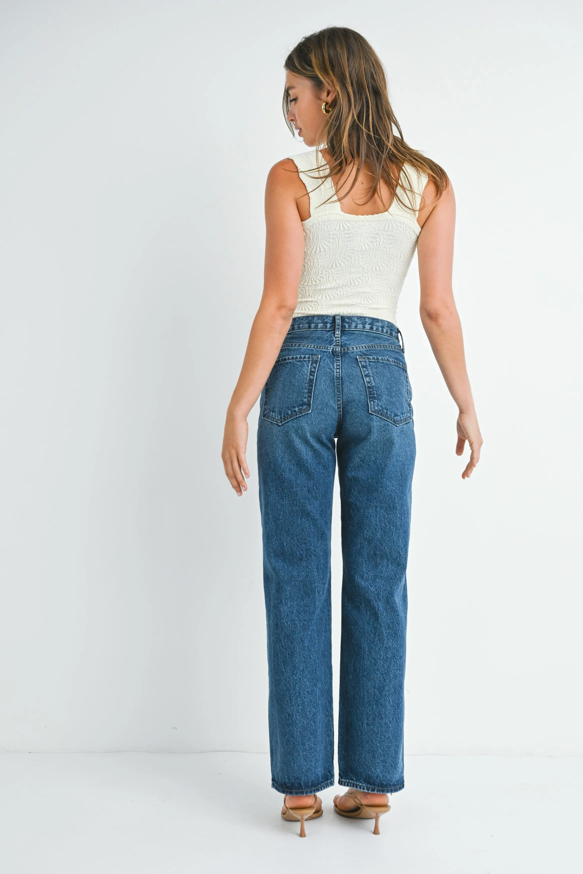 Relaxed Straight