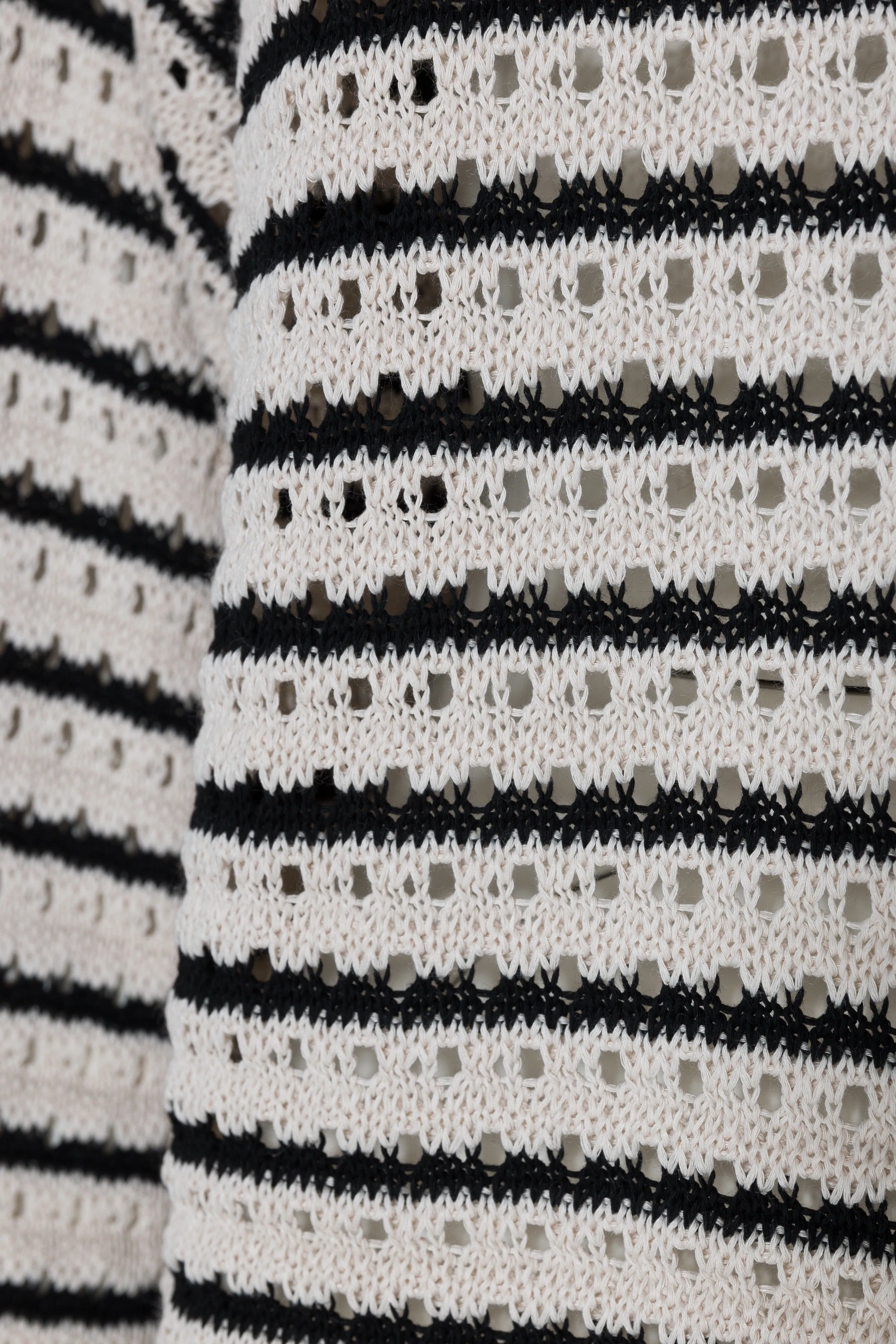 Saiph black striped pullover